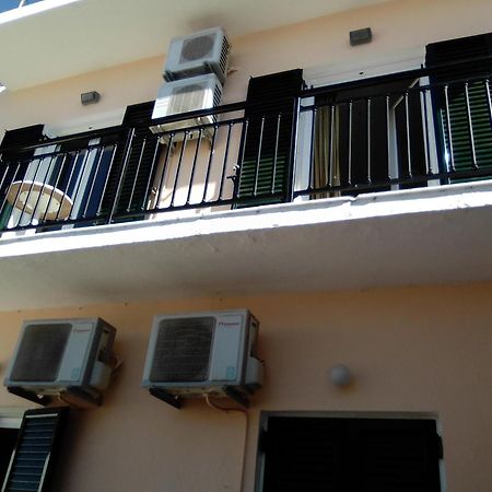 Georgia Beach Apartments Mesongí Eksteriør billede